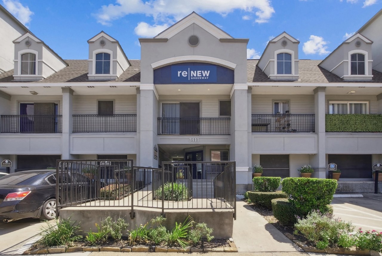 Greenway Court - Houston, TX - Photo 1 of 23