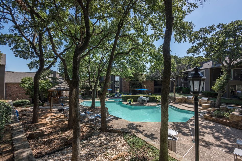 Post Oak Place Euless 926+ for 1 & 2 Bed Apts
