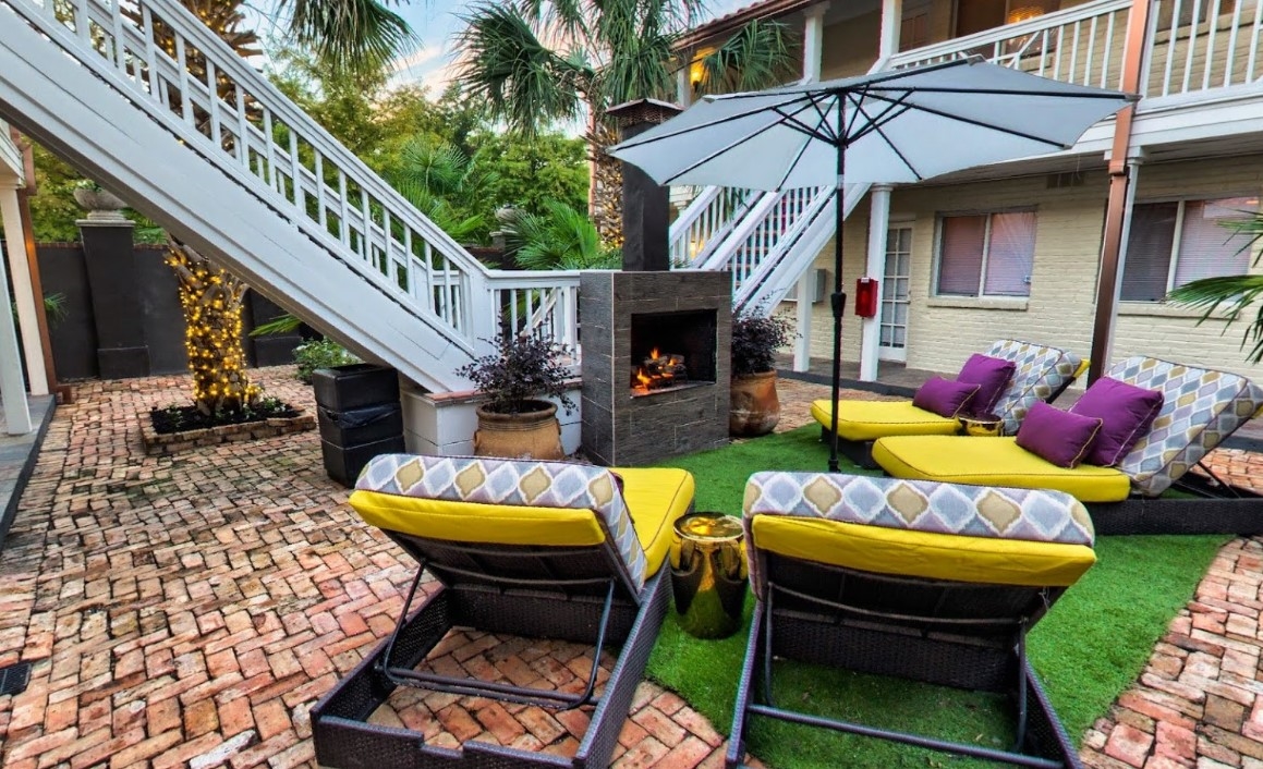 Greenhouse Villa - Lounge - Photo 7 of 25