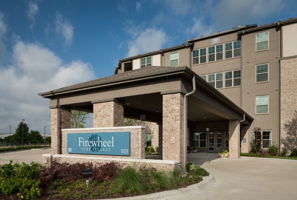 Firewheel Town Village Garland 1379+ for 1 & 2 Beds