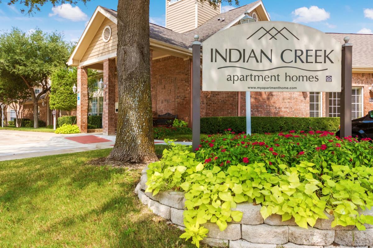 Indian Creek Waxahachie 1199+ for 1, 2 & 3 Bed Apts