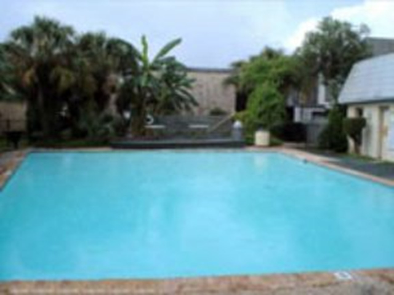 Costa Verde - Pool - Photo 4 of 12