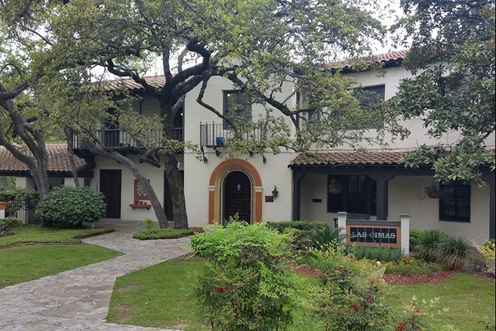 Las Cimas Apartments