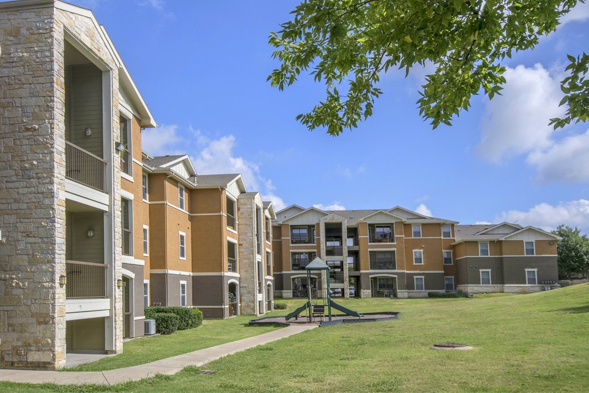 Eryngo Hills - Exterior - Photo 3 of 12