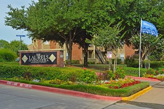 Laurels of Sendera Apartments Arlington Texas