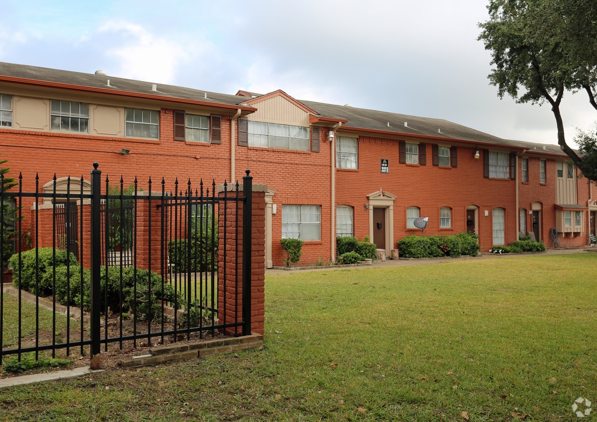 Ashford Buena Vista Houston 799+ for 1, 2 & 3 Bed Apts