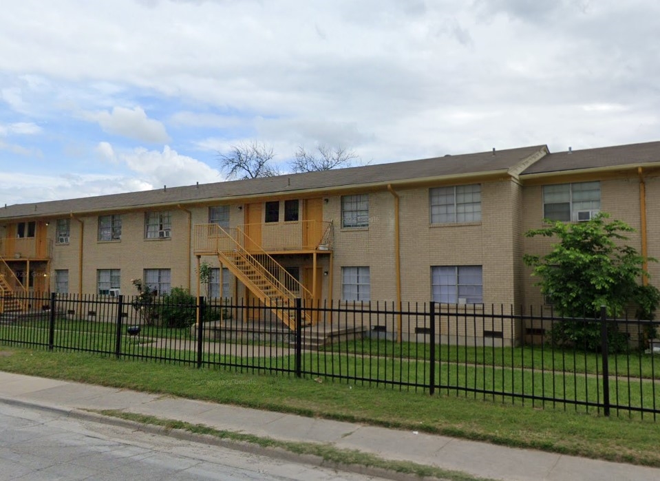 Stonewood Terrace Dallas 1035+ for 2 Bed Apts