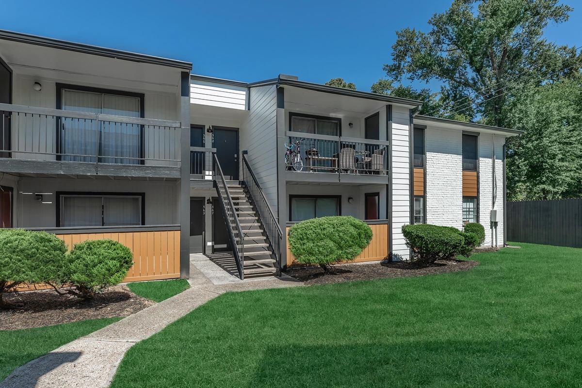 Cali Crossing - Exterior - Photo 4 of 25