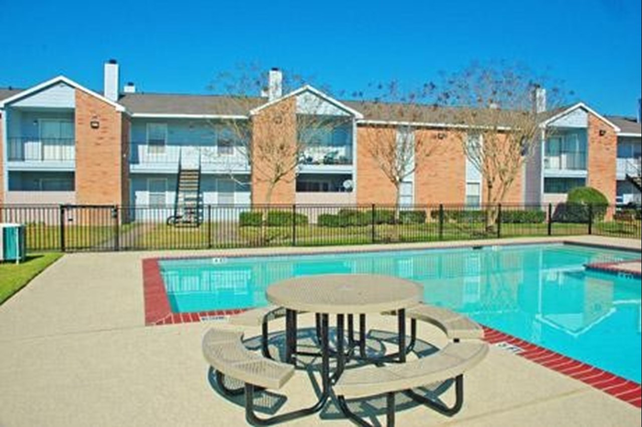 Breckenridge Court - Houston, TX - Photo 1 of 3
