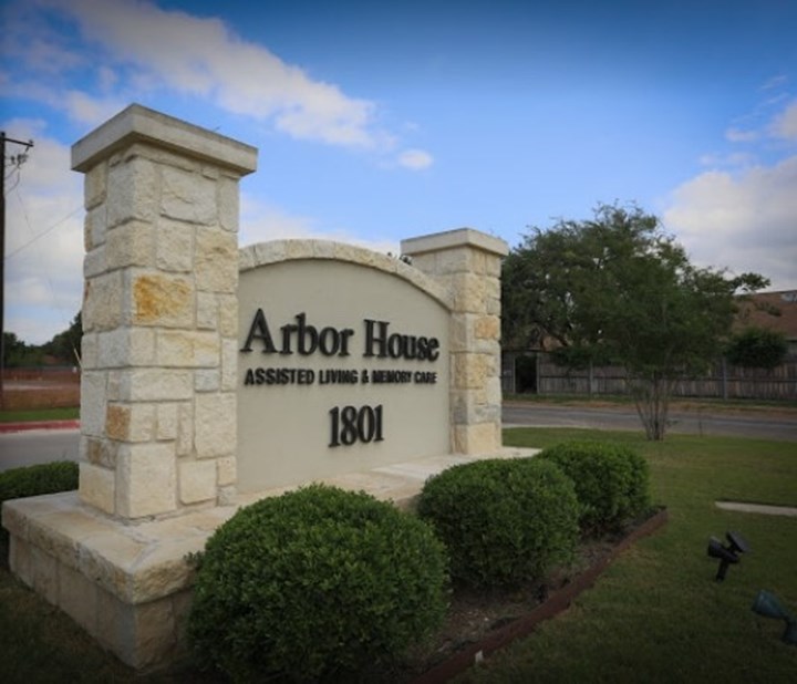 Arbor House Marble Falls Apartments