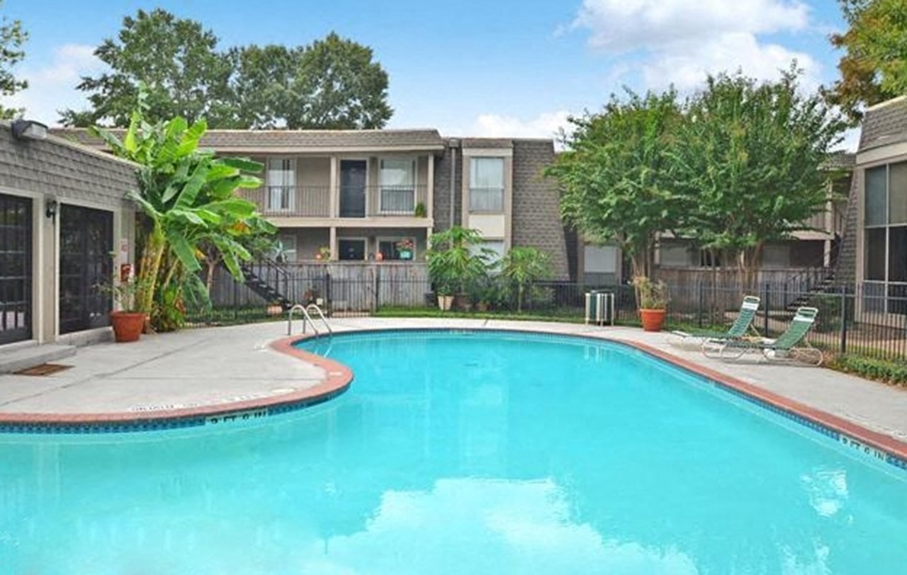 Crest - Houston, TX - Photo 1 of 10