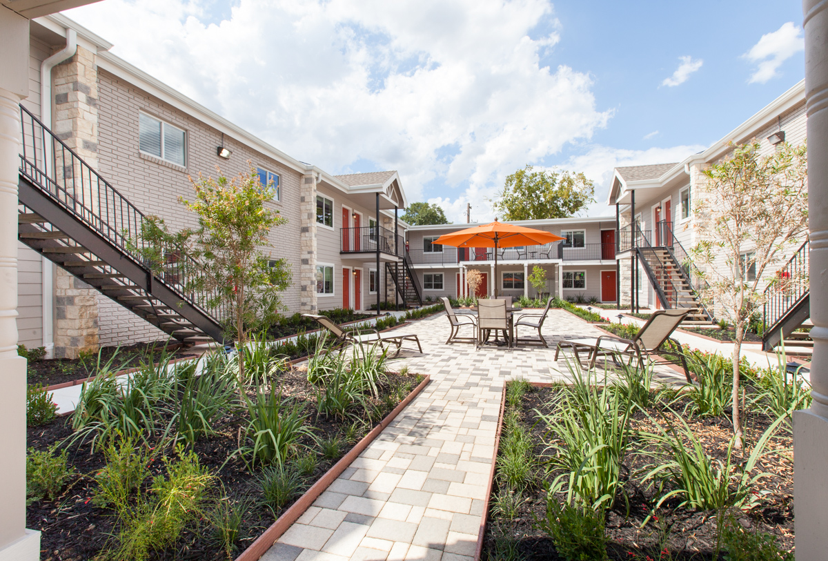 Grove at 43rd Apartment