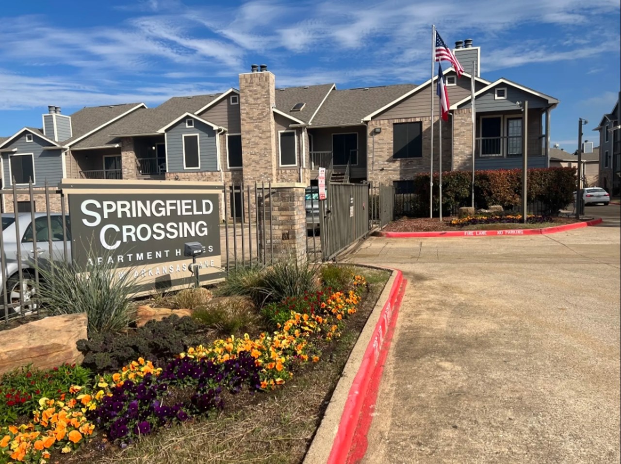 Springfield Crossing - Arlington, TX - Photo 1 of 11