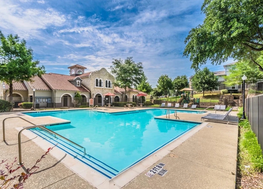 Riata - Pool - Photo 6 of 19