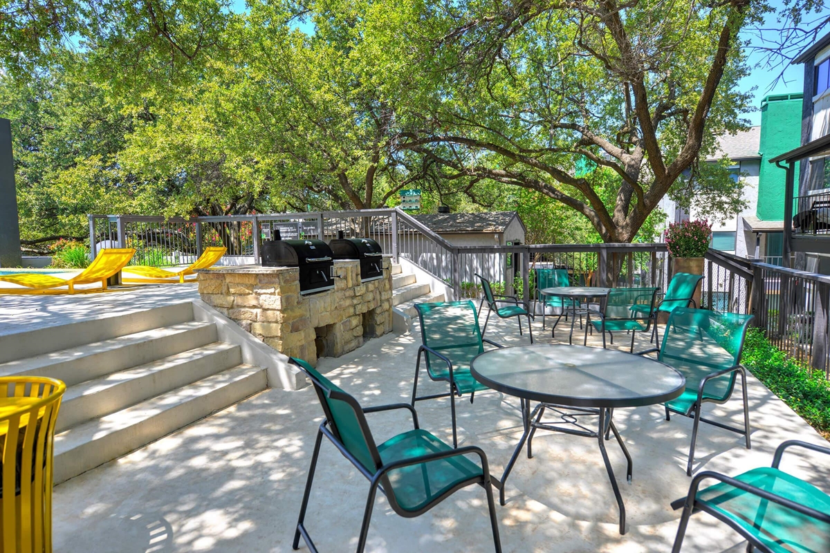 Tides on Park Lane - BBQ - Photo 6 of 19