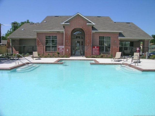 Renaissance Courts - Pool - Photo 5 of 14