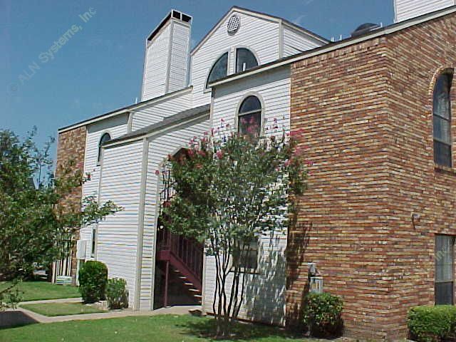 Landmark at Lake Village East II Apartment