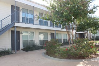 Carillon House Apartments Dallas Texas