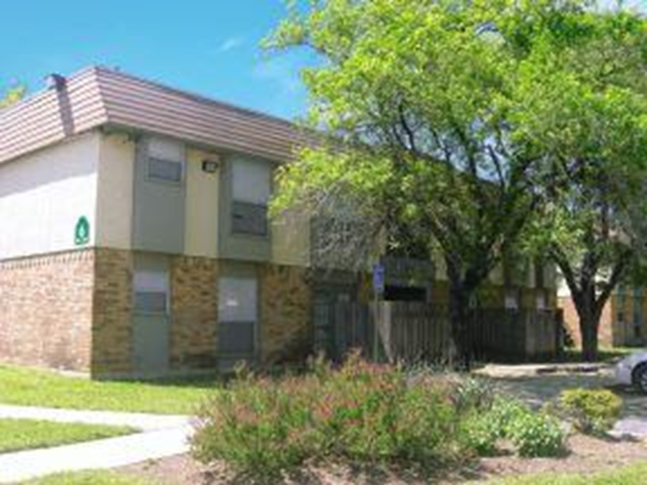 Oak Meadow Villa - San Antonio, TX - Photo 1 of 9