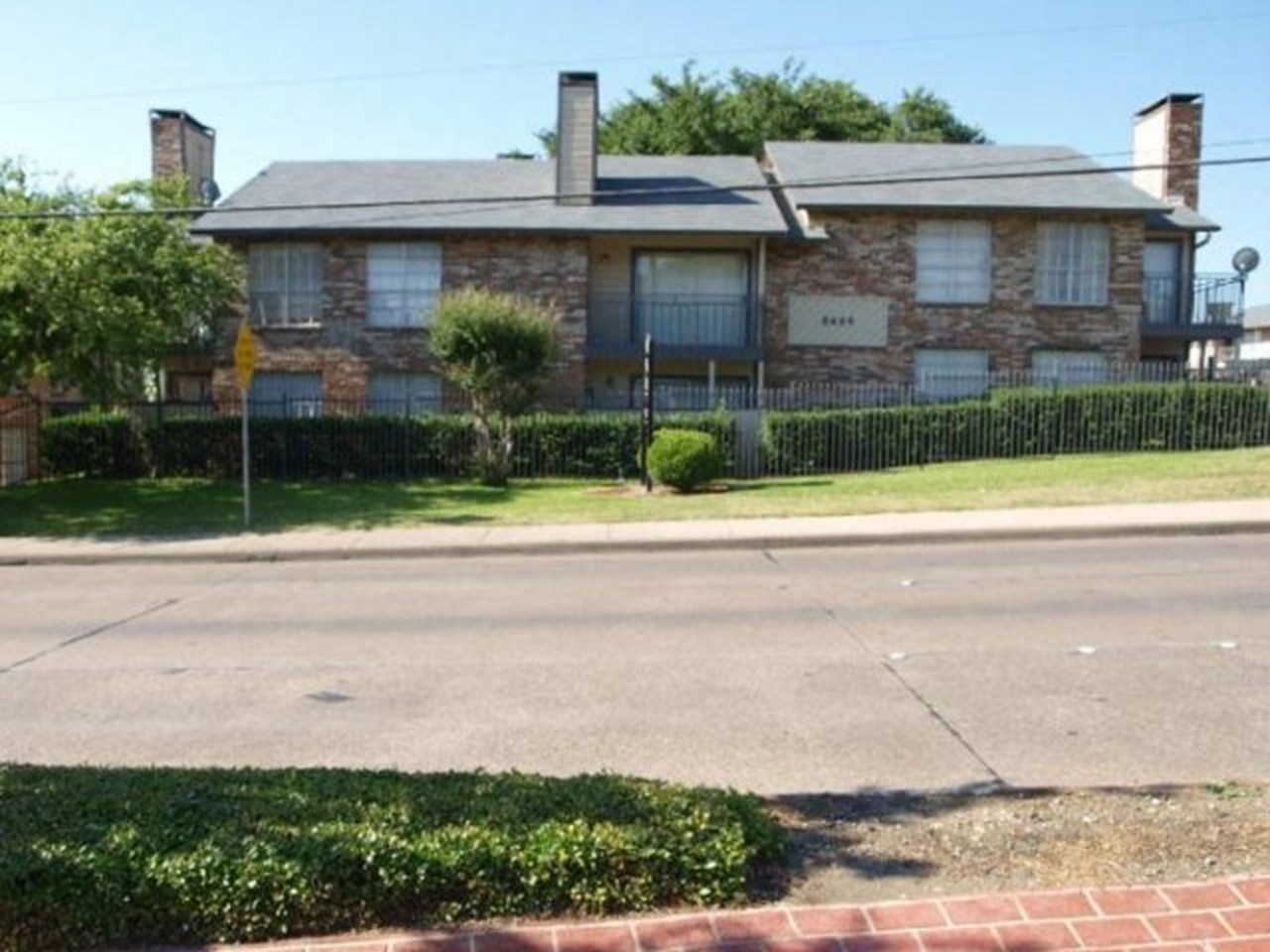 West Creek Villas - Dallas, TX - Photo 1 of 3
