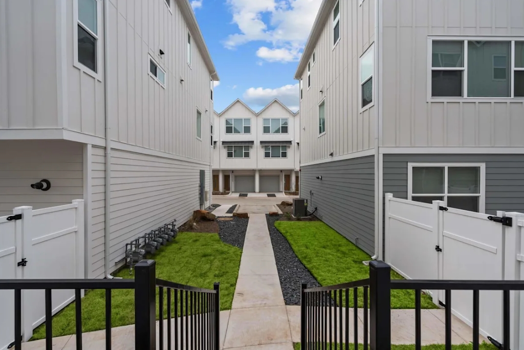 Villae ATX - Exterior - Photo 4 of 28