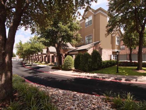 Brownstones Apartment