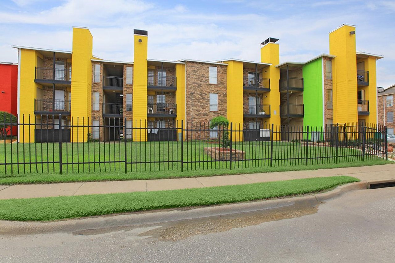Dahlia - Exterior - Photo 3 of 23