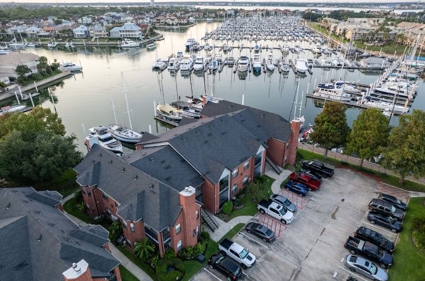 Park at Waterford Harbor