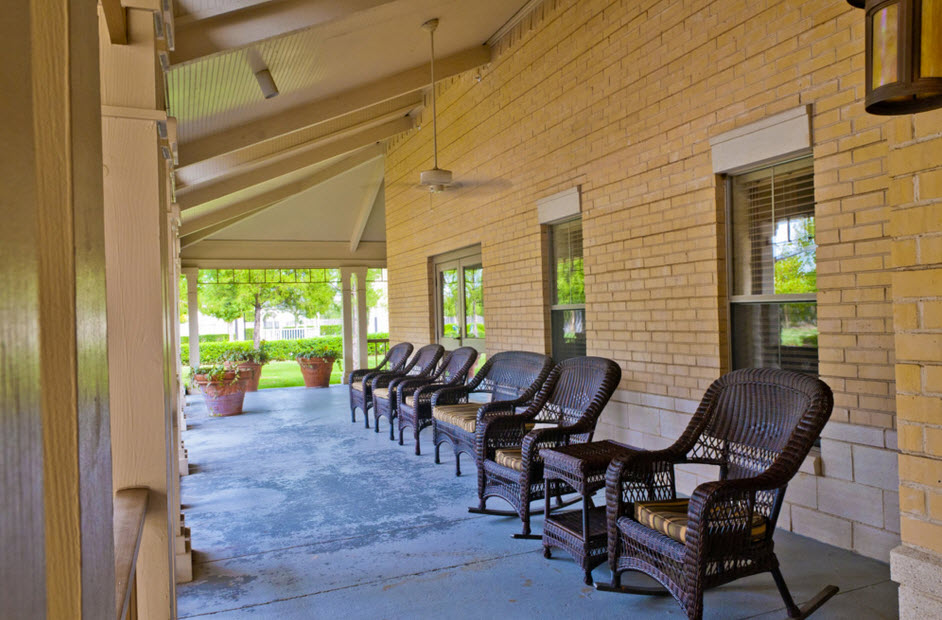 Town Village Crossing - Exterior - Photo 5 of 18