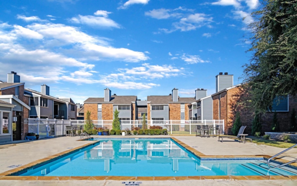 Sagamore - Pool - Photo 4 of 15