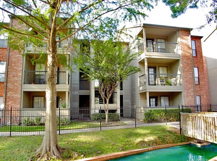 Canfield Lakes Houston 669+ for 1, 2 & 3 Bed Apts