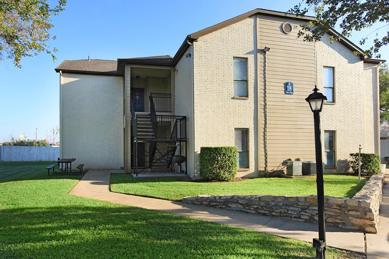 Georgetown Park - Georgetown, TX - Photo 1 of 27
