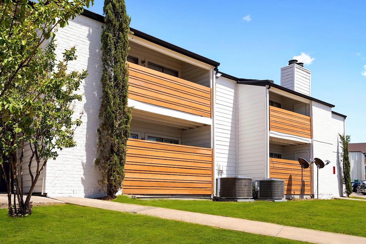 Hills at 5400 - Exterior - Photo 3 of 16