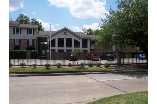 Broadway Village Apartment