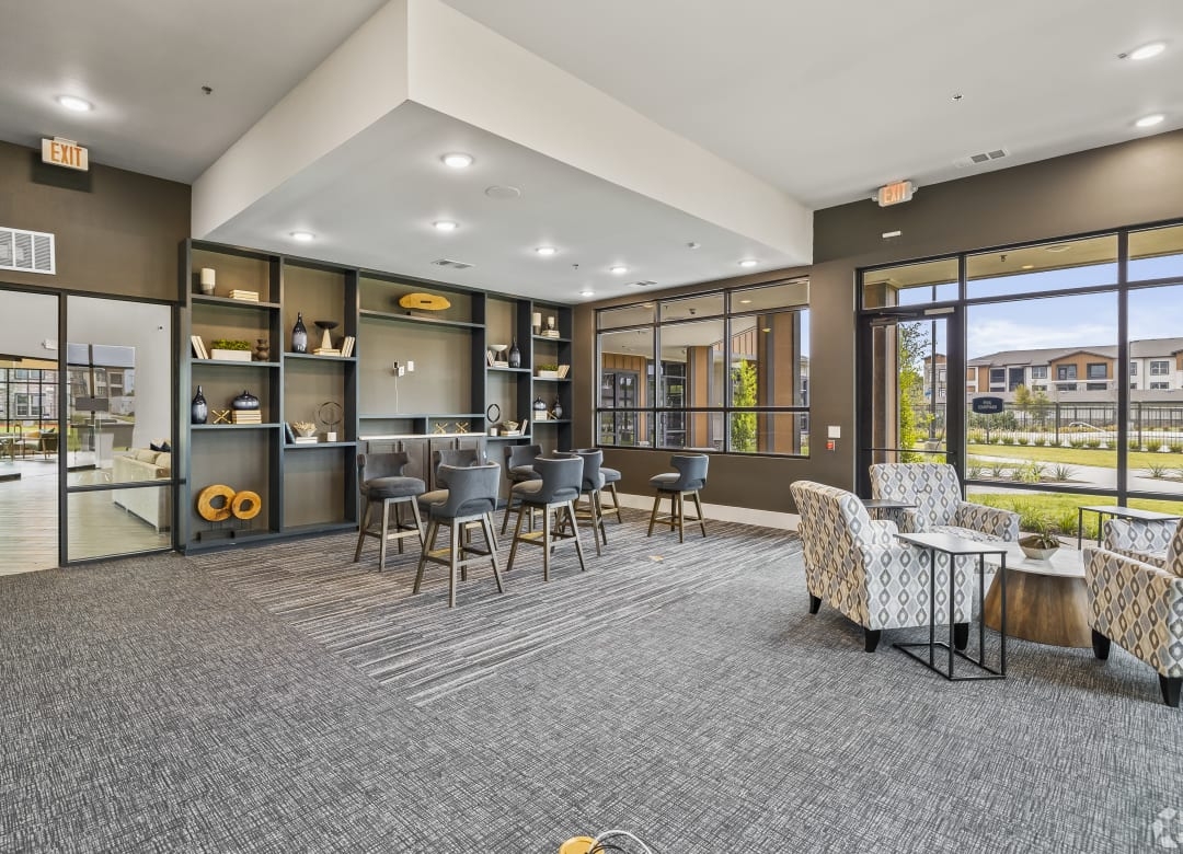 Creekside at Grand Prairie - Lounge - Photo 5 of 15