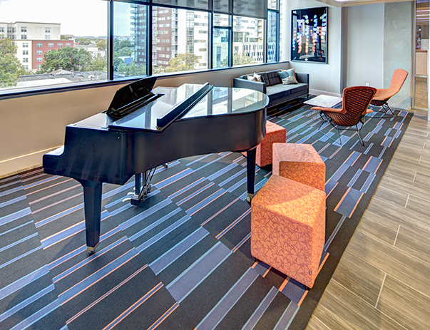 Castilian - Lounge - Photo 2 of 12