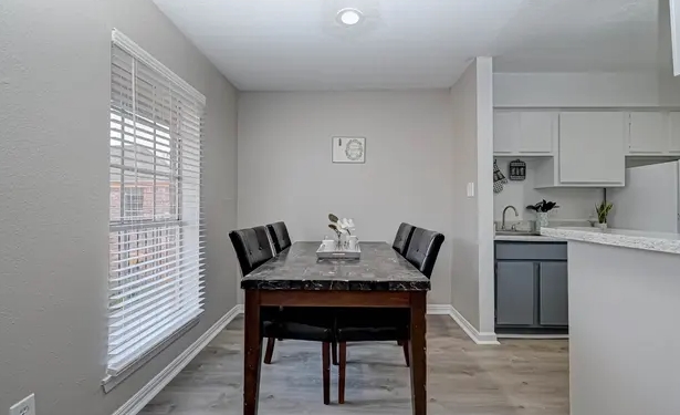 8801 Glencrest - Dining - Photo 6 of 9