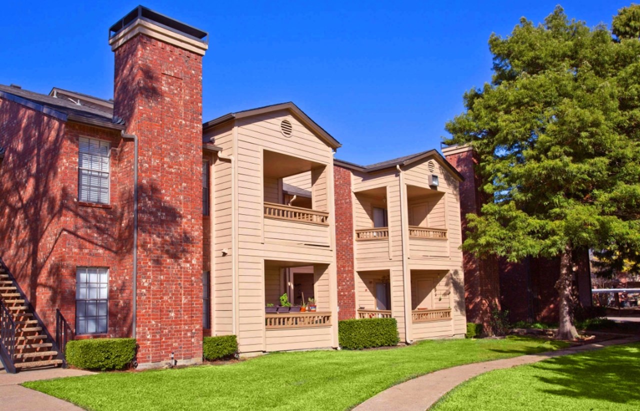 Villa Del Mar - Arlington, TX - Photo 1 of 22