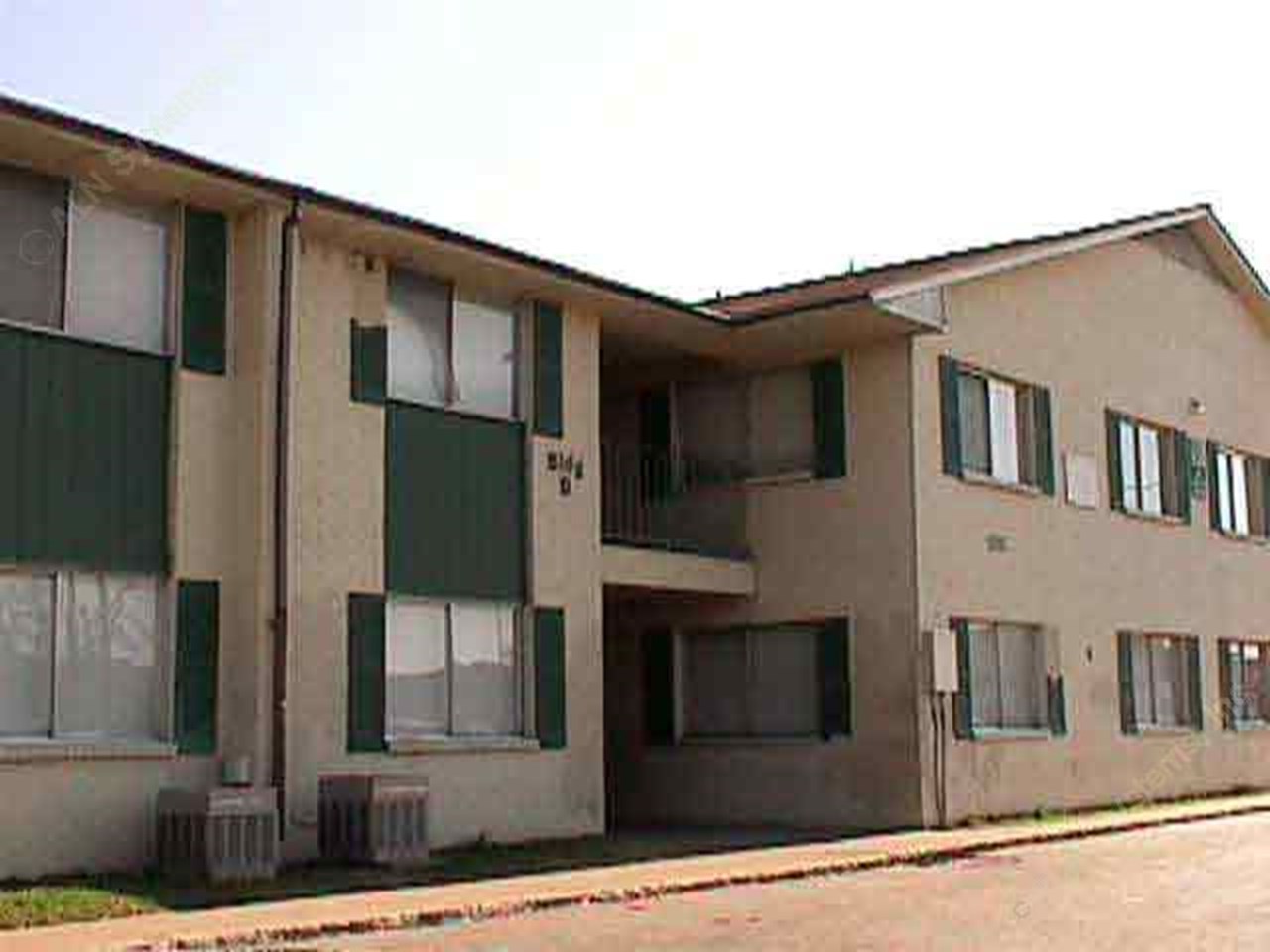 St. Charles - Arlington, TX - Photo 1 of 2