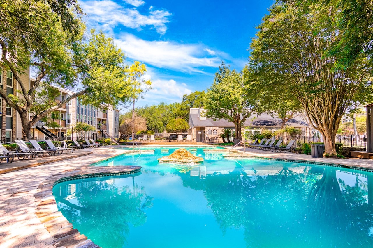 Abbey at Enclave - Houston, TX - Photo 1 of 10