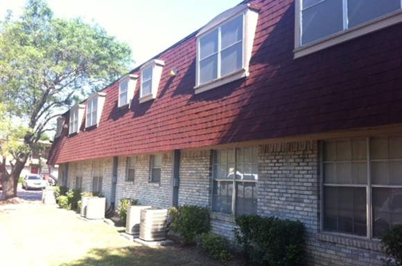 Oaks at Jane Lane Apartment