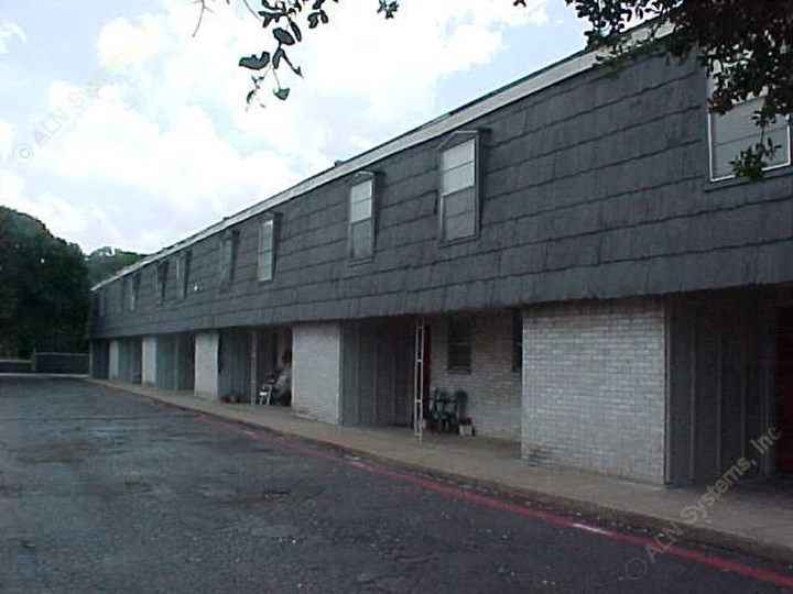 Richland Court Apartments