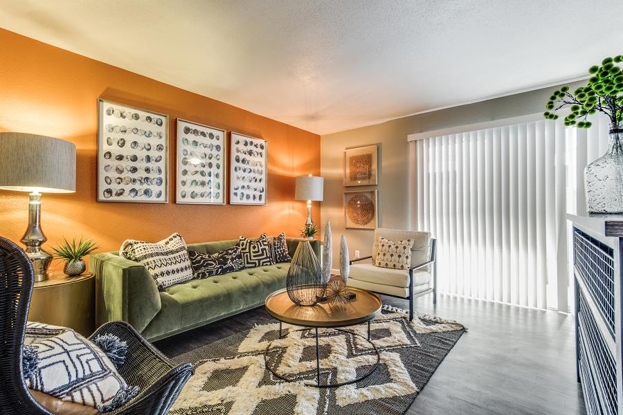 Aubrey Apartments Houston 1049+ for 1, 2 & 3 Bed Apts