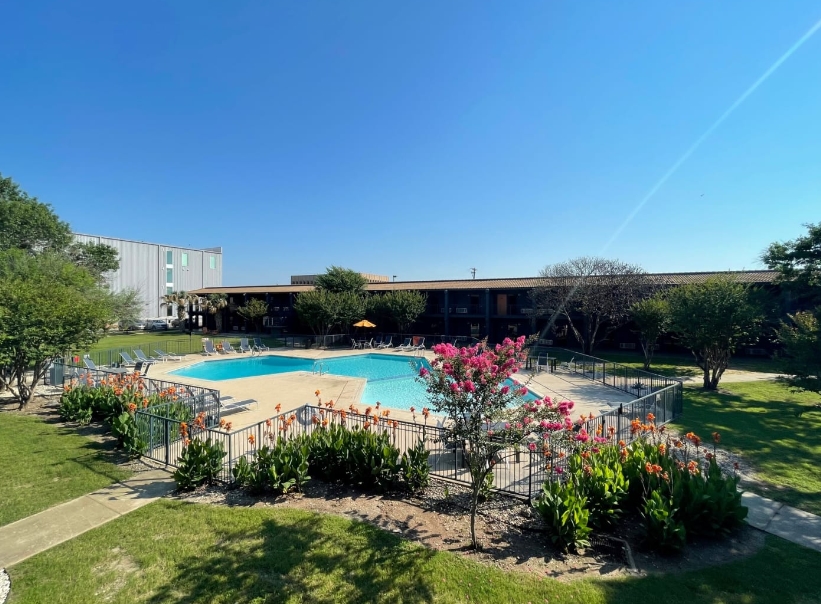 Centro Studio Homes - Pool - Photo 5 of 30