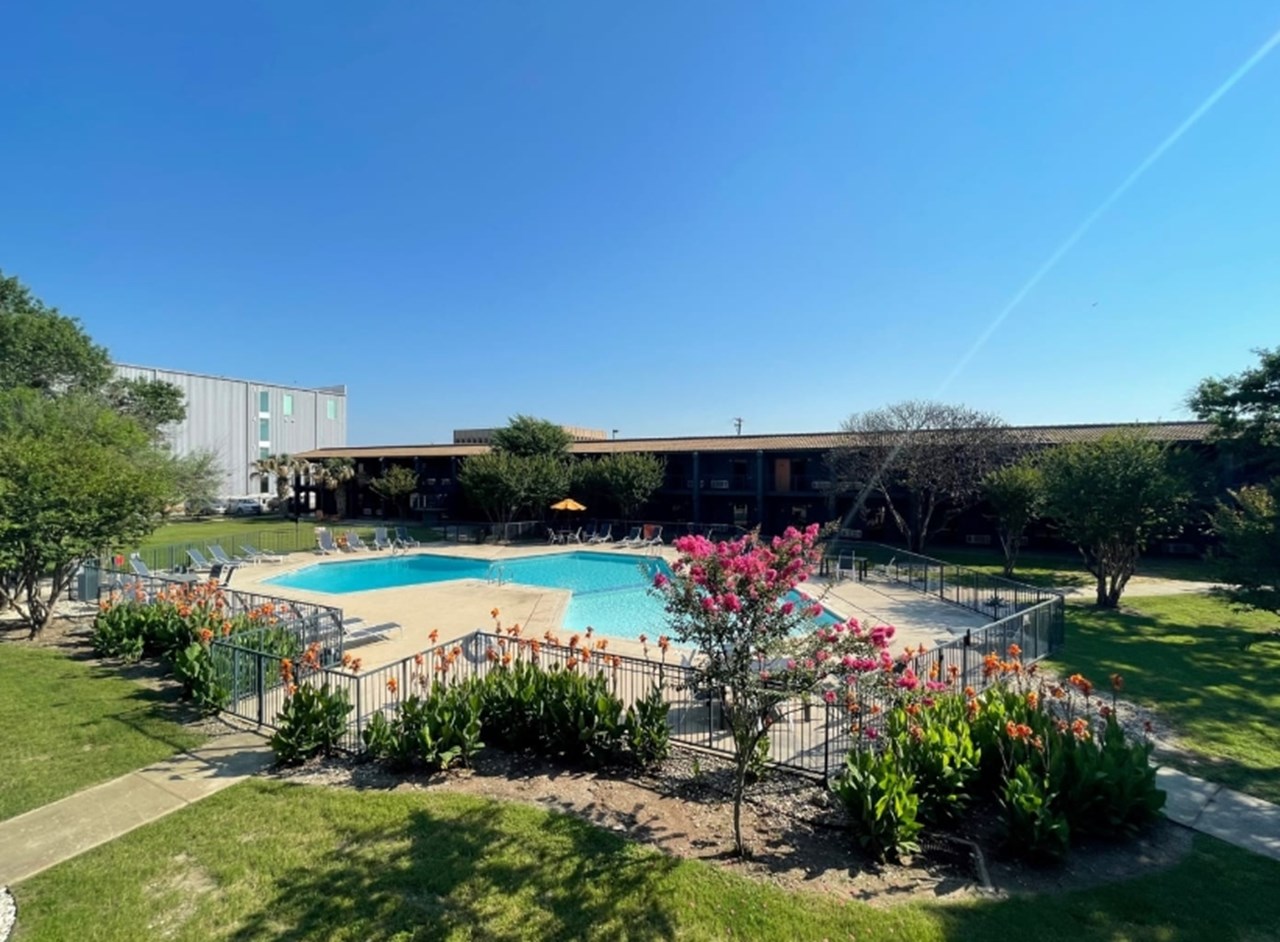 Centro Studio Homes - Pool - Photo 5 of 30