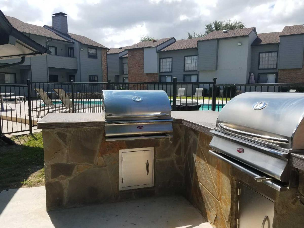 Blakely - BBQ - Photo 4 of 10