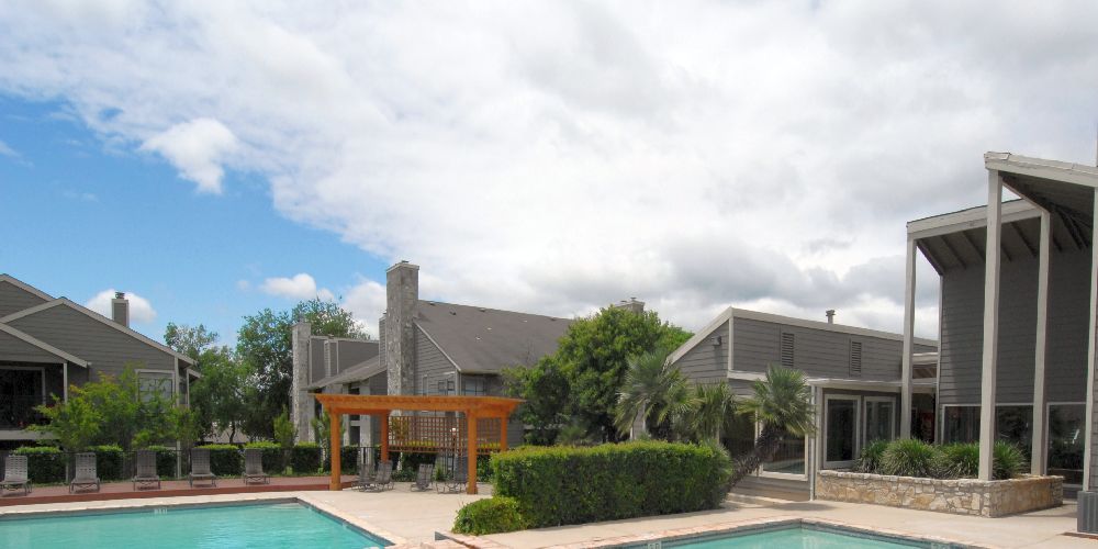 Arbor Hill San Antonio 850+ for 1 & 2 Bed Apts