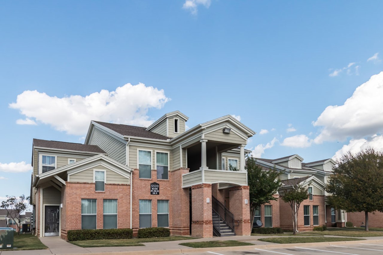 Overton Park Townhomes - Fort Worth, TX - Photo 1 of 18