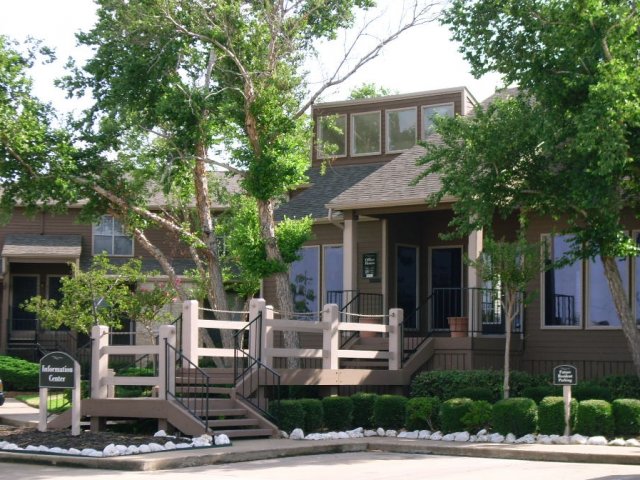 Shor on Clear Lake - Office - Photo 6 of 25