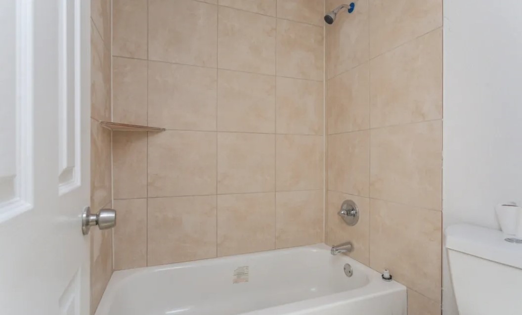Schroeder - Bathroom - Photo 7 of 7